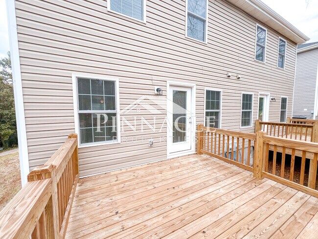 Building Photo - 2305 Tazewell Ave