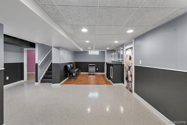 Building Photo - 3237 Pardee Ave