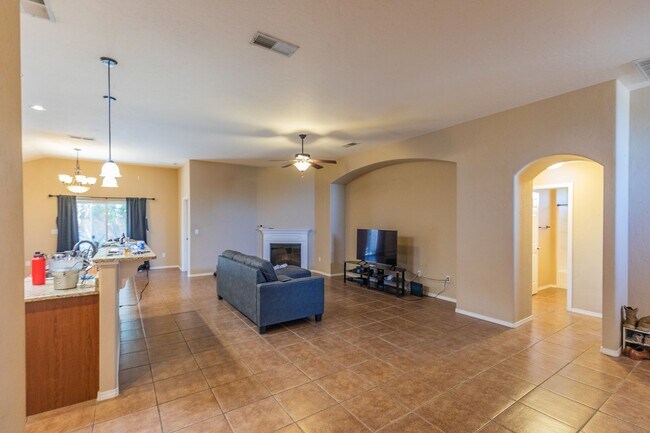 Building Photo - 1491 Tierra Royas