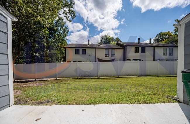 Building Photo - 1227 Seaton Rd