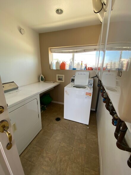 Coin op laundry for residents - 1322 Garnet Ave