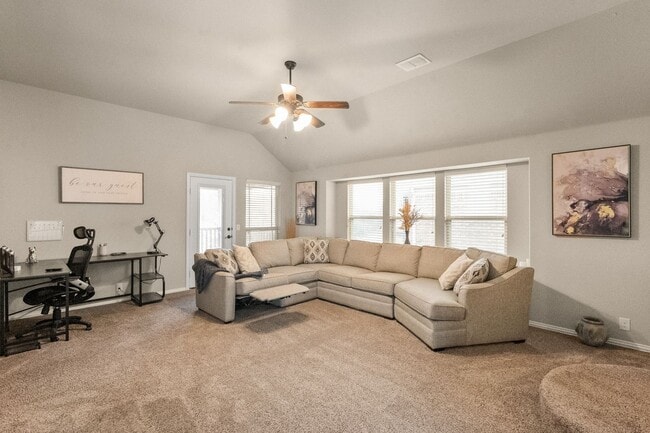 Building Photo - Fully Furnished Home in South Grand Prairi...
