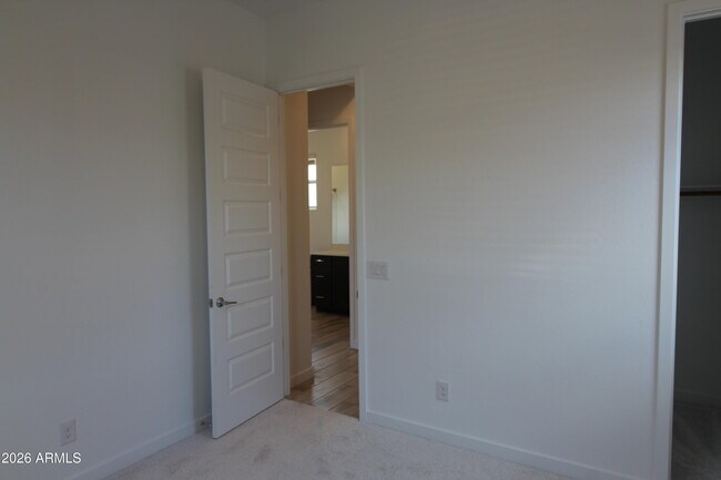 Building Photo - 3831 E Rainbow Dr