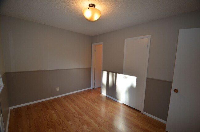 Building Photo - Unfurnished, 10 minutes from Downtown Breck!  In Unit Washer and Dryer!
