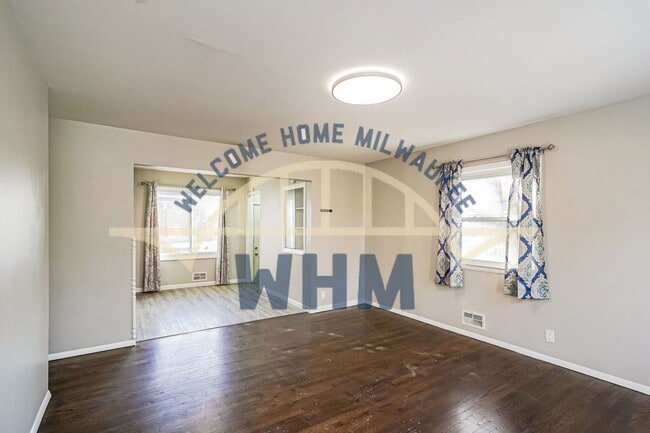 Building Photo - 4725 W Wilbur Ave