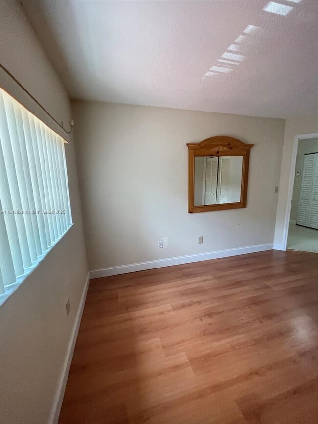 Building Photo - 10290 SW 139th Ct