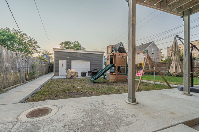 Building Photo - 1736 N Kedzie Ave