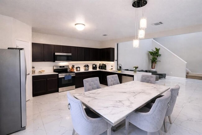 Building Photo - 12107 Riprap Dr