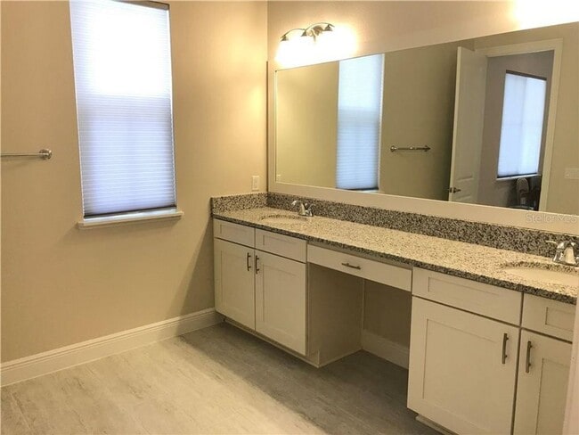 Building Photo - 8896 Bismarck Palm Dr