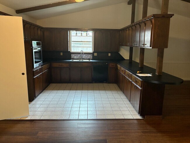 Building Photo - Spacious 4 Bed / 2 Bath Home for Rent in Norman