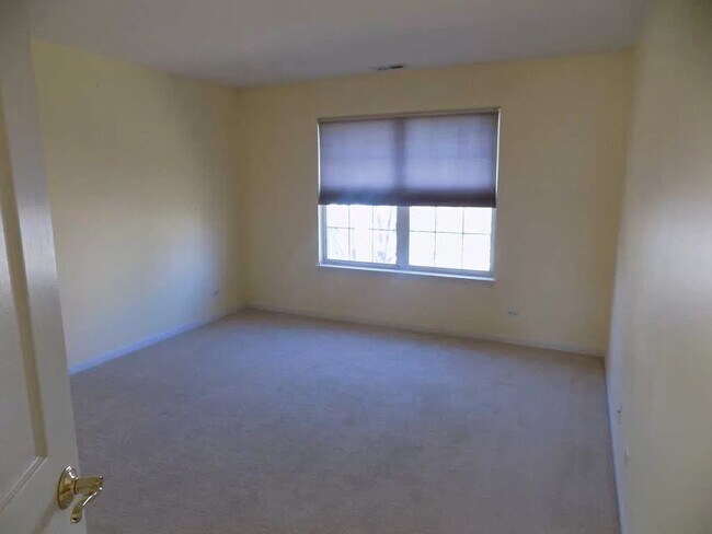 Building Photo - 274 Bay Dr