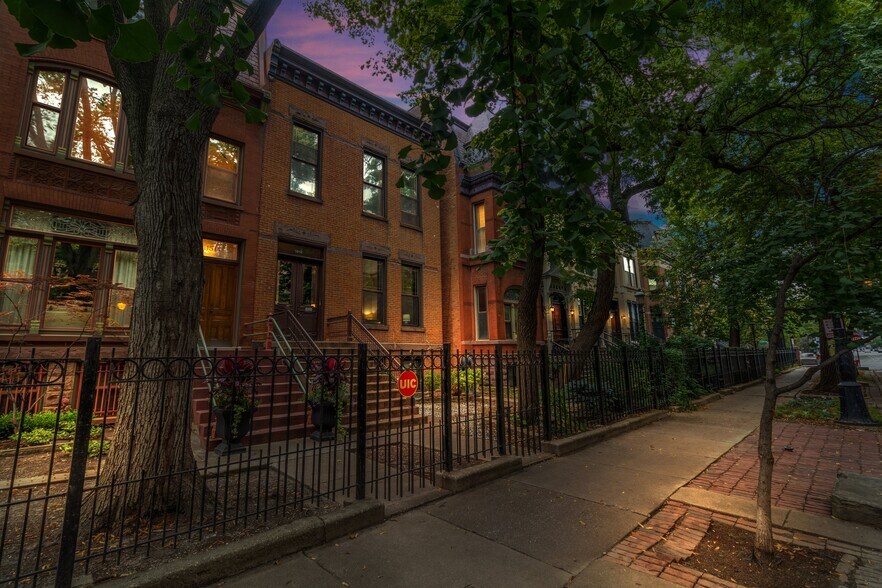 Building Photo - 1512 W Jackson Blvd