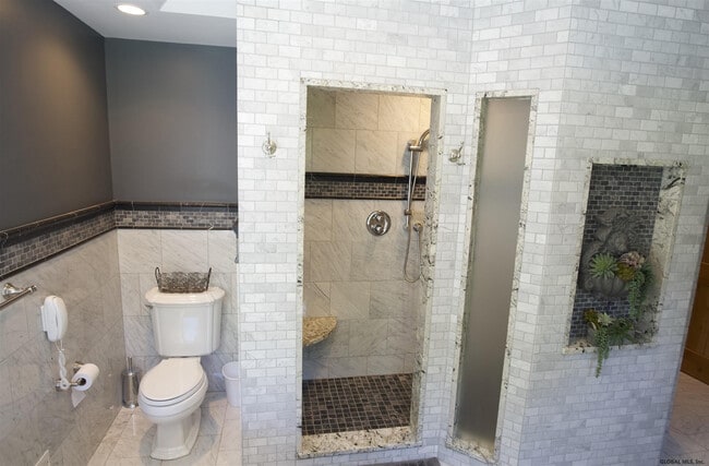 Building Photo - 32 Flat Rock Rd