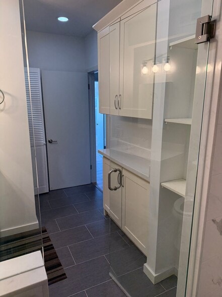 Building Photo - 19009 9th Pl NW