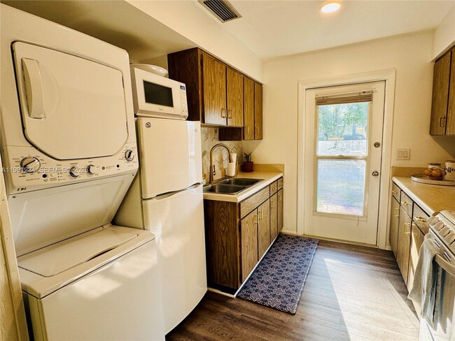 Building Photo - 5100 Rilma Ave