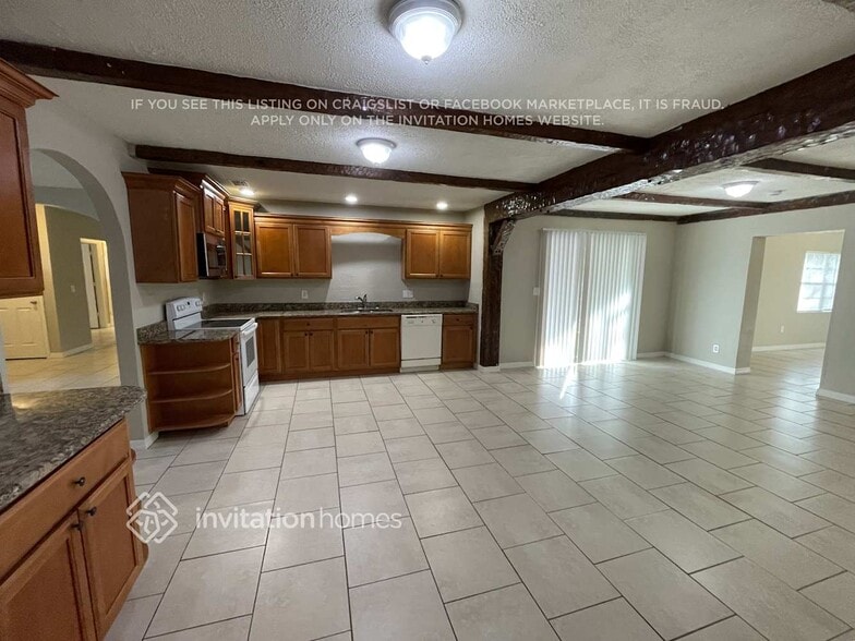 Building Photo - 124 Wildwood St