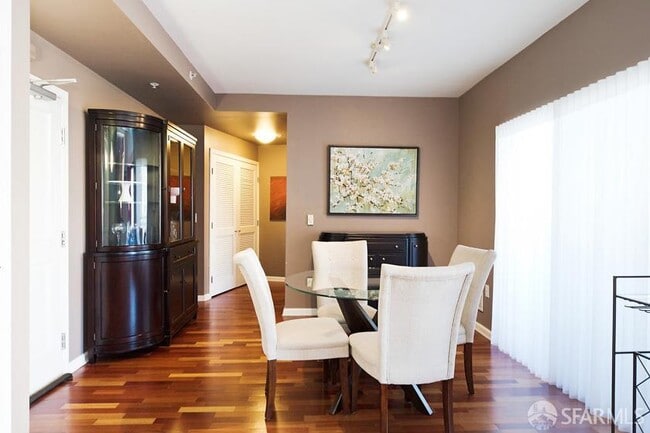 Building Photo - 140 Van Ness Ave