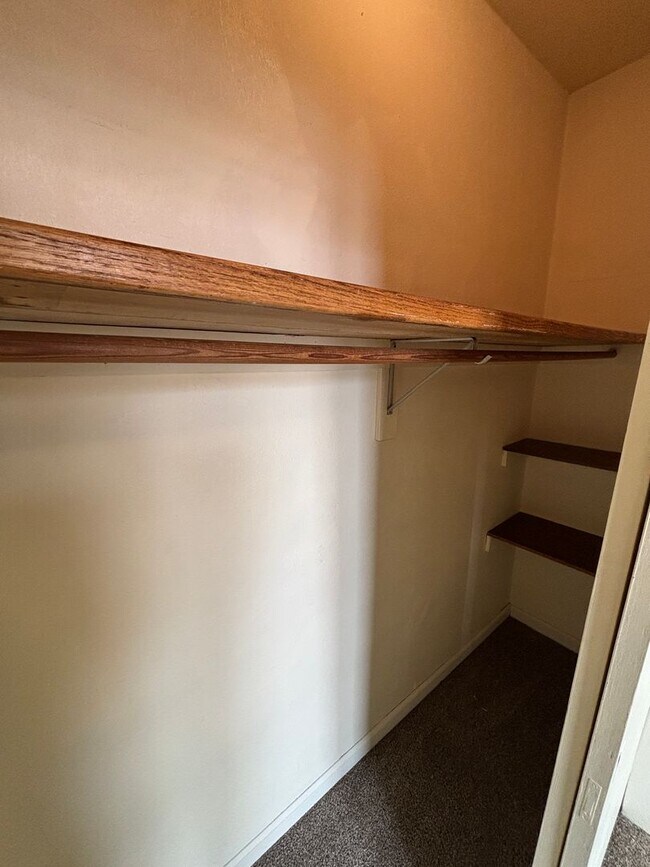 Building Photo - Uptown Apartments