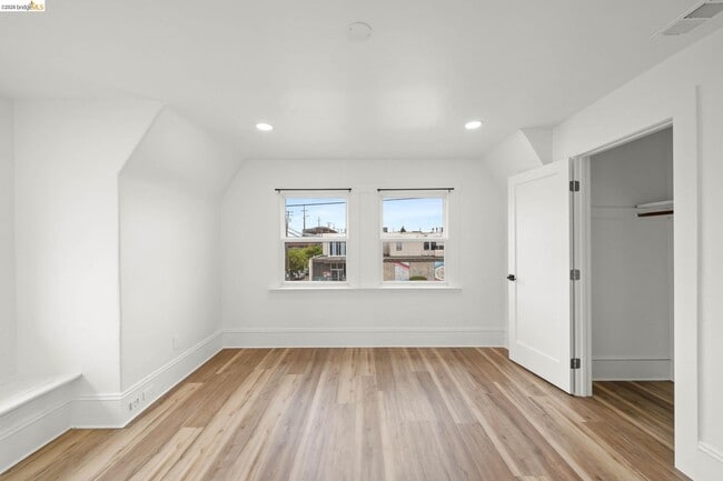 Building Photo - 2804 Adeline St