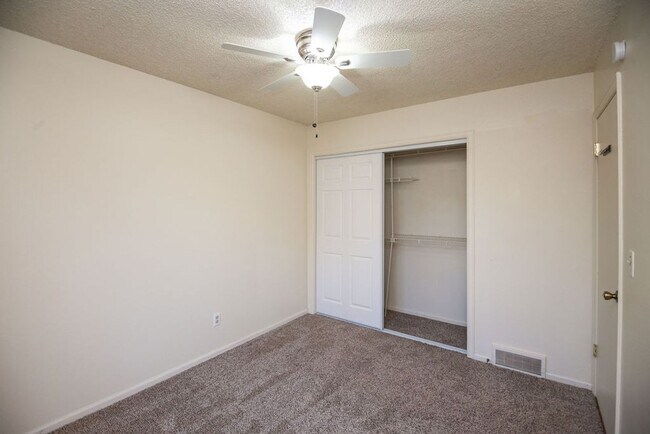 Building Photo - Spacious 4 Bedroom in Mid-Town Fort Collins