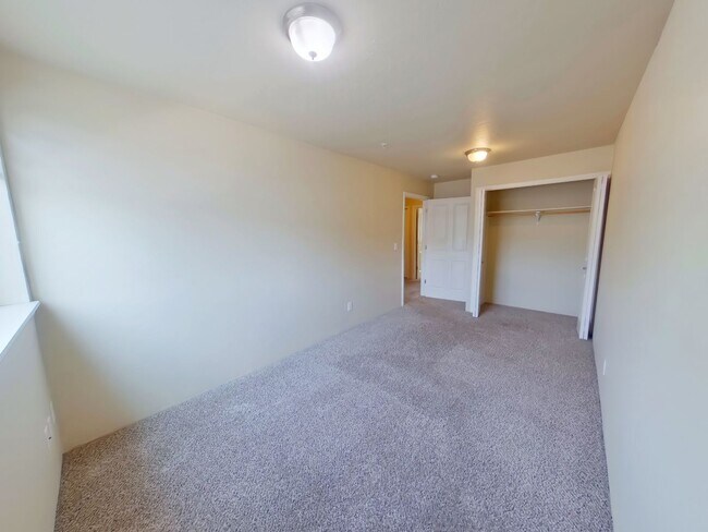 Building Photo - 3462 Alder Alley