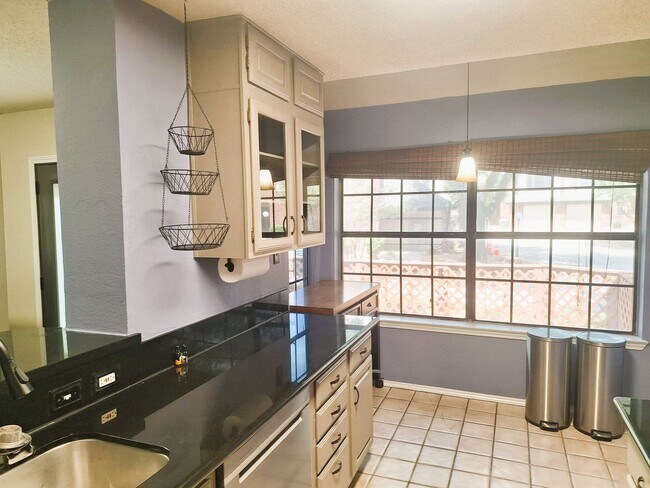 Building Photo - 408 Santa Fe Trail
