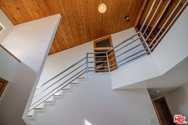 Building Photo - 11619 Lerdo Ave