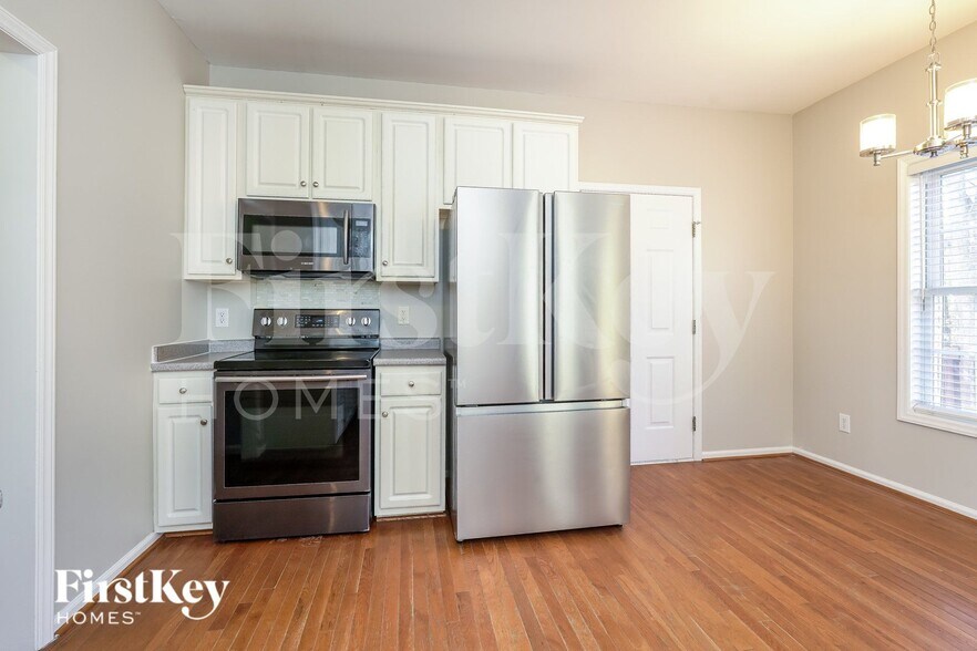 Building Photo - 2013 Lancey Dr