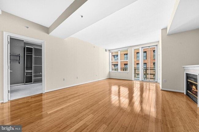 Building Photo - 715 6th St NW