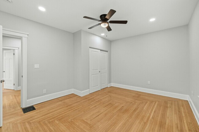 Building Photo - 2978 Wardall Ave