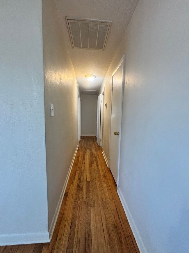 Building Photo - Charming 3br, 1.5 bth Home in Western Branch