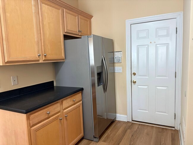 Building Photo - 945 College Pl Ct NW