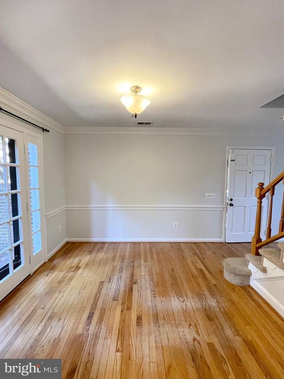 Building Photo - 1208 W Abingdon Dr