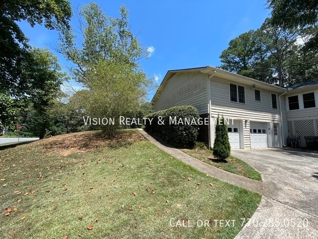 Building Photo - 117 Bascomb Dr