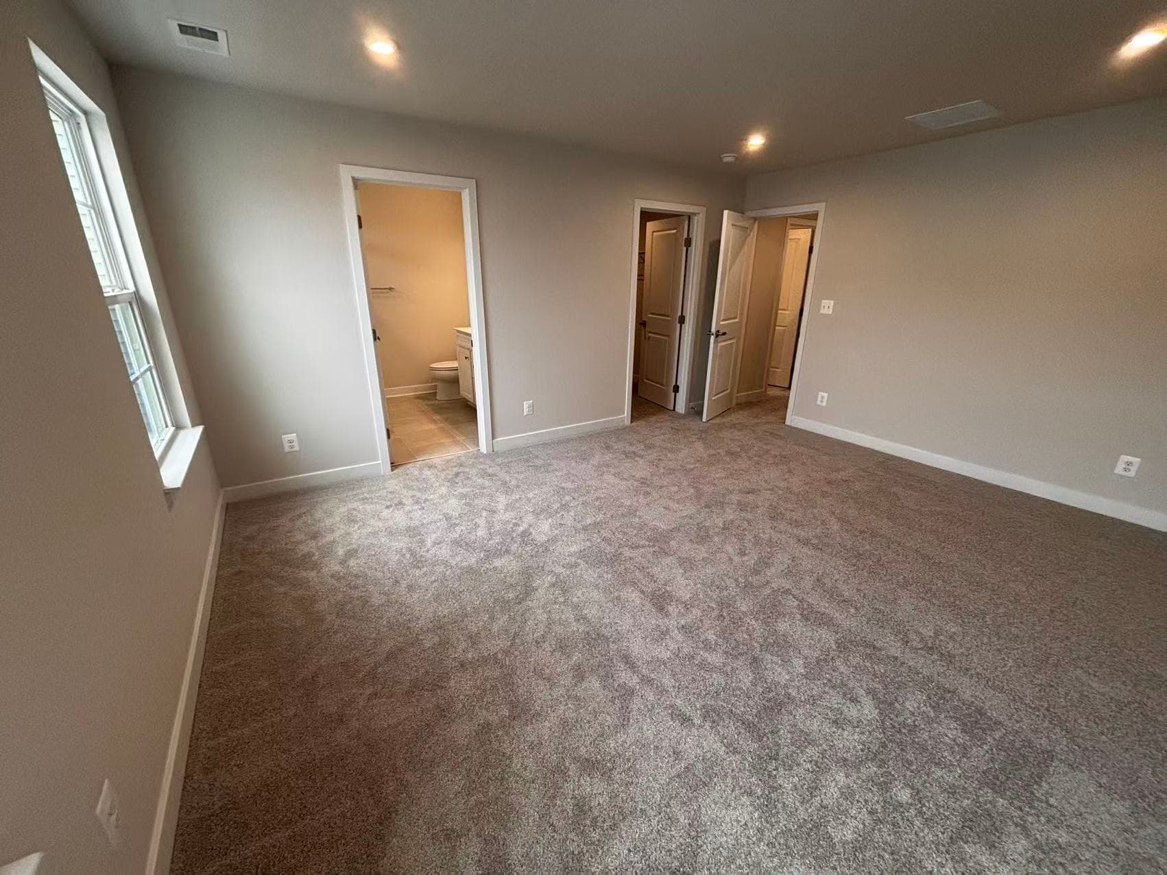 Building Photo - 735 Rosemary Way