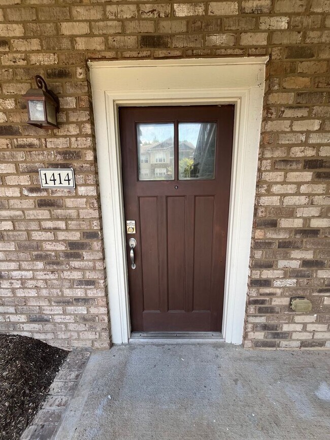 Building Photo - 14-1414 Jones