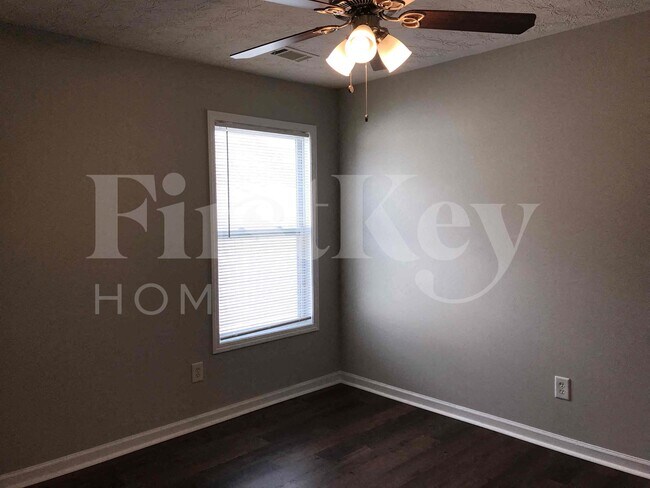 Building Photo - 311 Azalea Loop