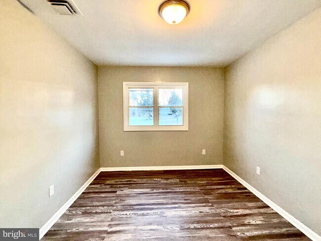 Building Photo - 5233 Kerger Rd