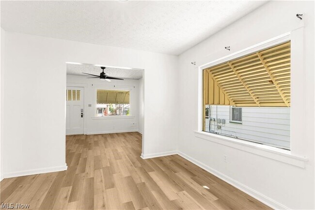 Building Photo - 52 Rhoda Ave