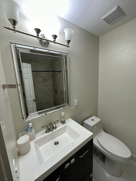 Building Photo - 20764 SW 82nd Ave
