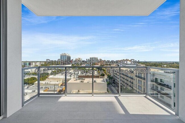 Building Photo - 111 S Pineapple Ave