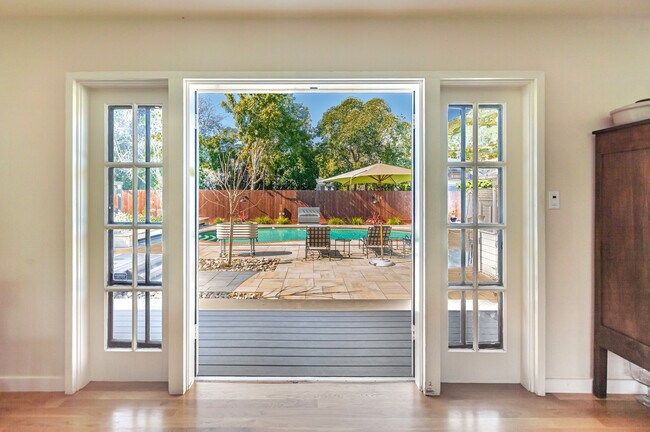 Building Photo - 313 Point San Pedro Rd
