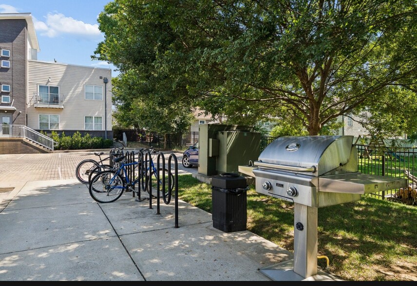Building Photo - 1122 Litton Ave