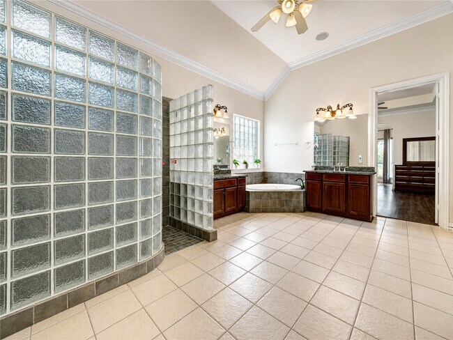 Building Photo - 11422 Carson Field Ln