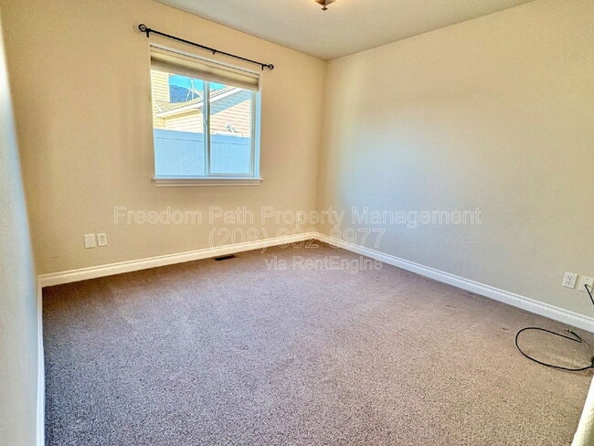 Building Photo - 594 W Ashworth Ln