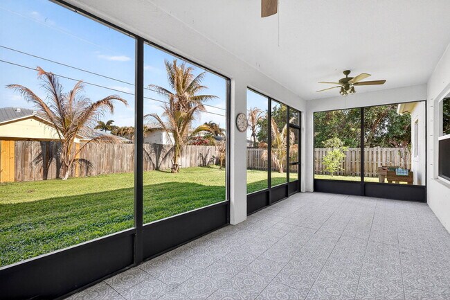 Building Photo - 4617 SW Keats St