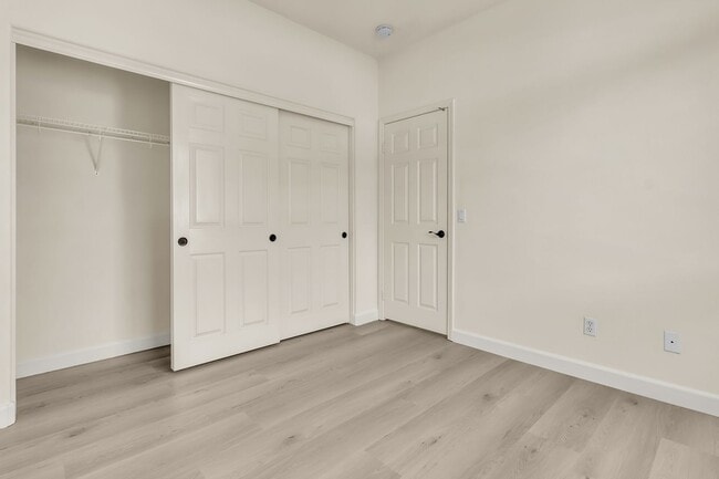 Building Photo - 10 Clearwater Cove