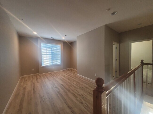 Building Photo - 5998 Camden Cir