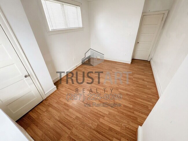 Building Photo - 148 W Spencer St