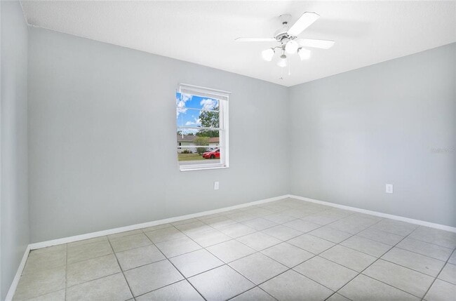 Building Photo - 405 Long Dr